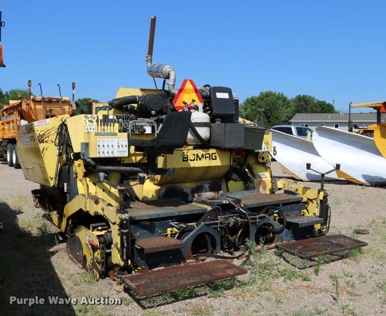 image for item DB9332 2006 Bomag paver