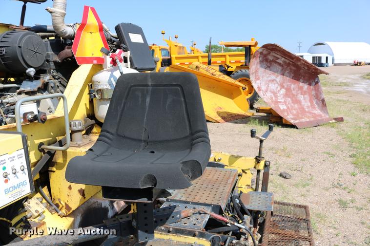 image for item DB9332 2006 Bomag paver
