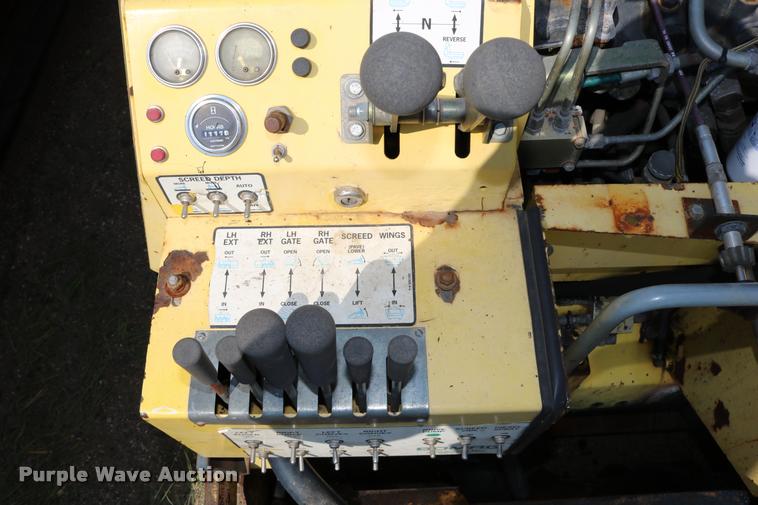 image for item DB9332 2006 Bomag paver