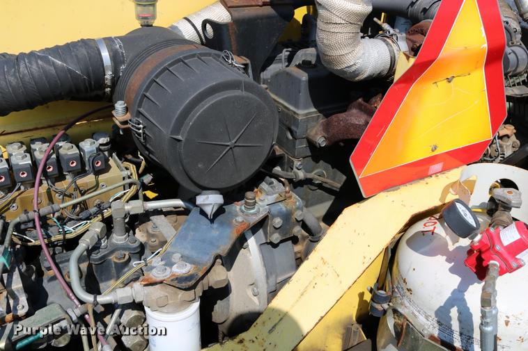 image for item DB9332 2006 Bomag paver