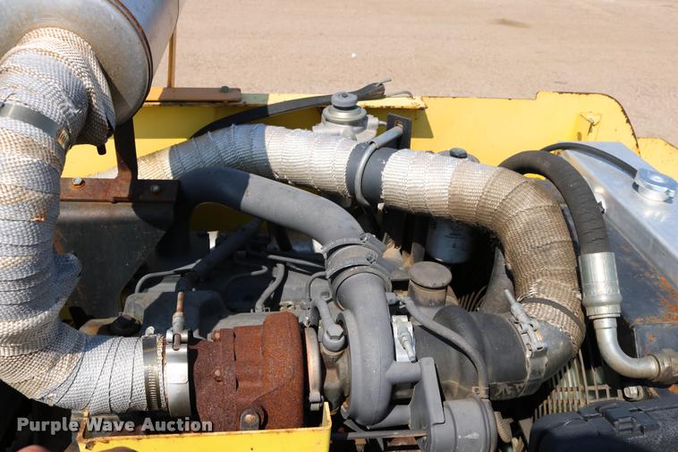 image for item DB9332 2006 Bomag paver