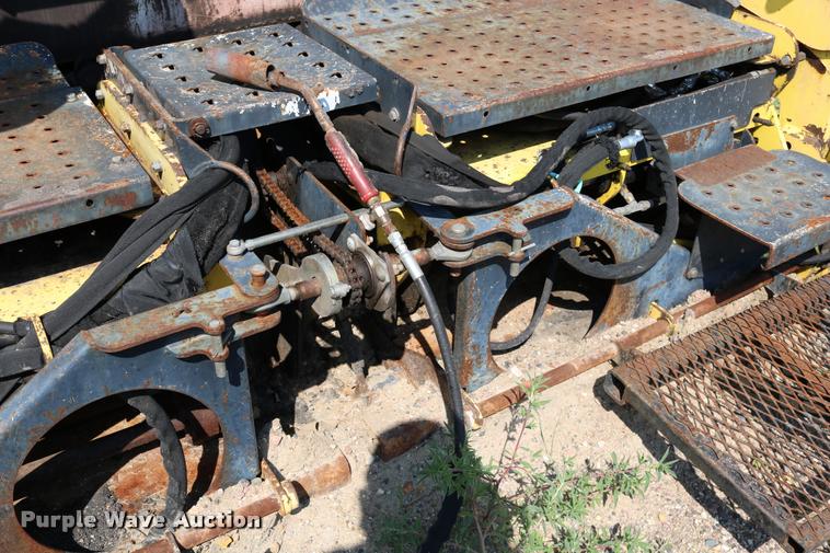 image for item DB9332 2006 Bomag paver