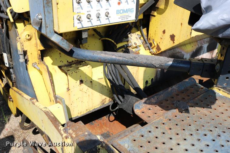 image for item DB9332 2006 Bomag paver