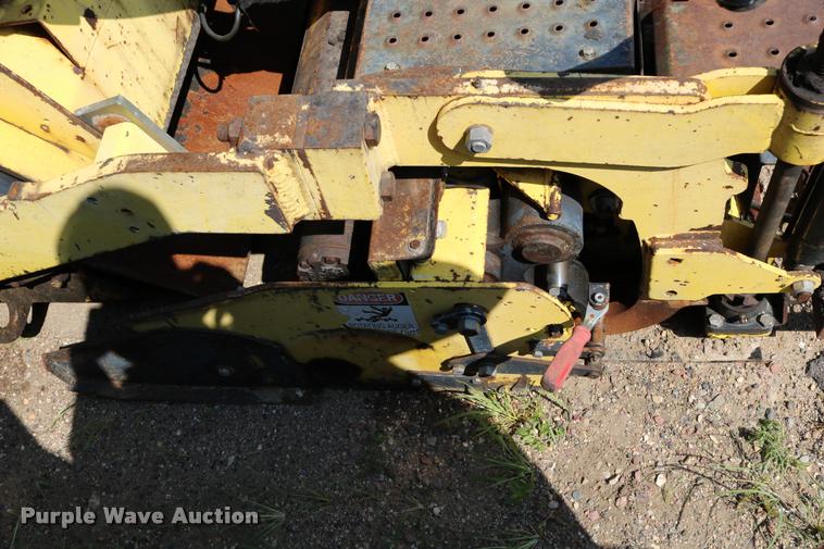 image for item DB9332 2006 Bomag paver