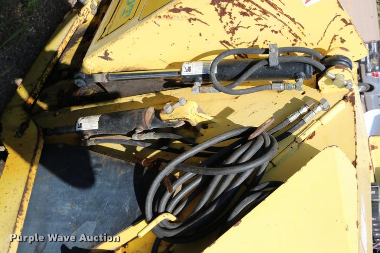 image for item DB9332 2006 Bomag paver