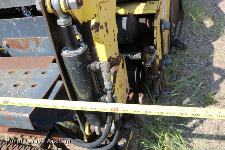 image for item DB9332 2006 Bomag paver