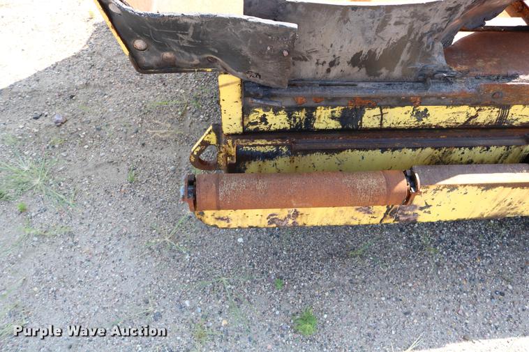 image for item DB9332 2006 Bomag paver