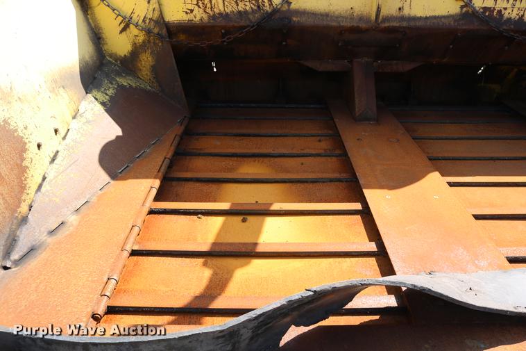 image for item DB9332 2006 Bomag paver