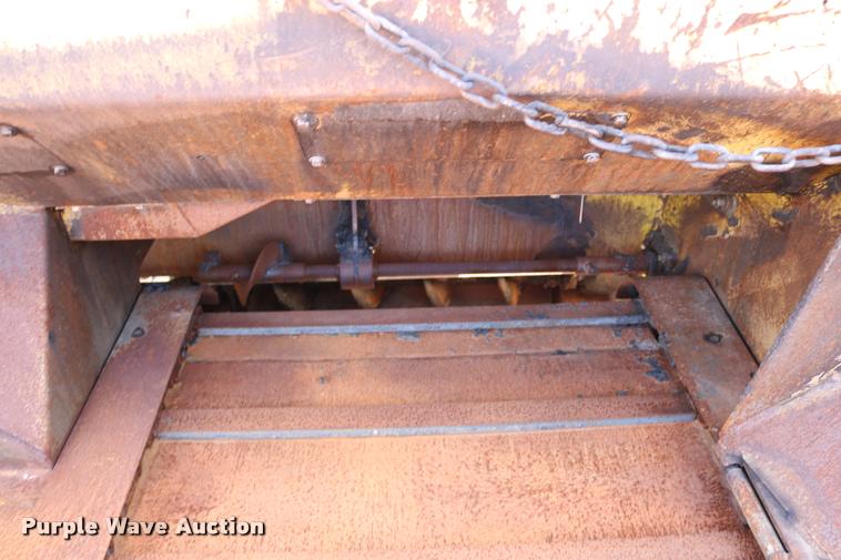 image for item DB9332 2006 Bomag paver