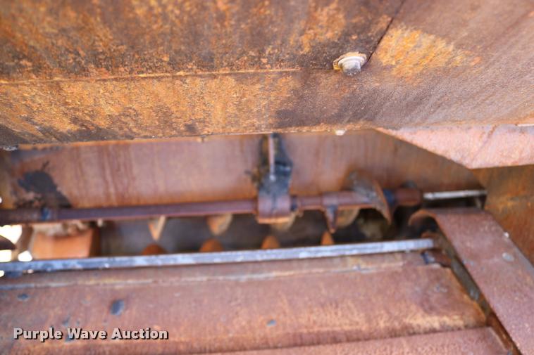 image for item DB9332 2006 Bomag paver