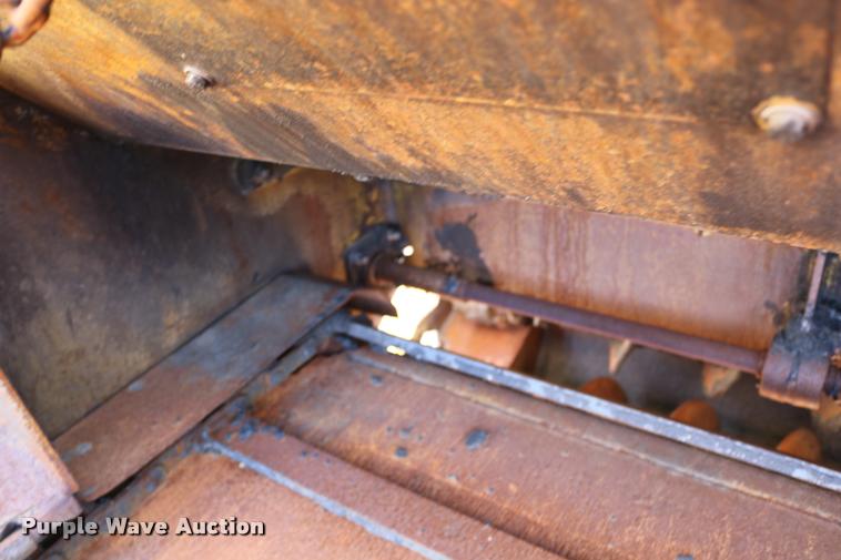 image for item DB9332 2006 Bomag paver