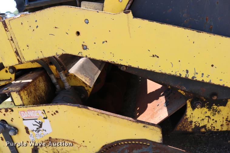 image for item DB9332 2006 Bomag paver