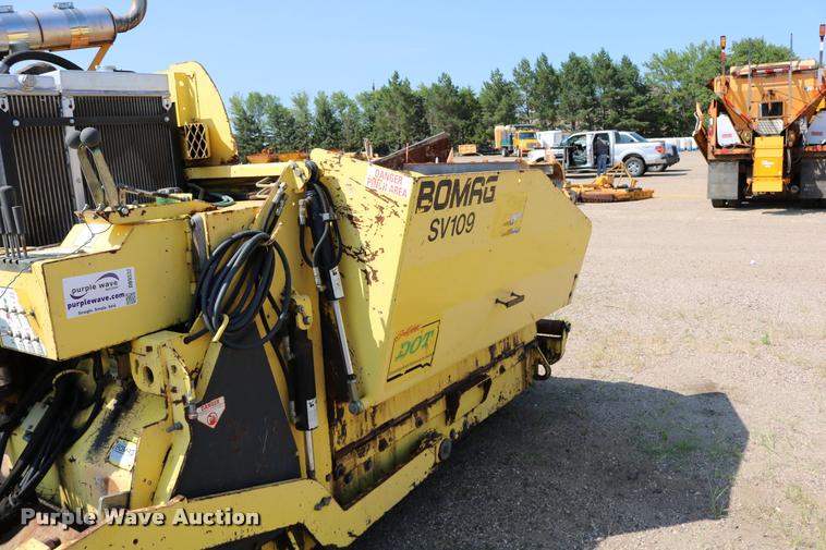 image for item DB9332 2006 Bomag paver