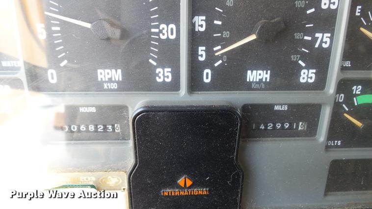 image for item DB9341 1998 International 2554 dump truck