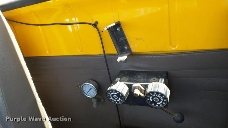 image for item DB9341 1998 International 2554 dump truck