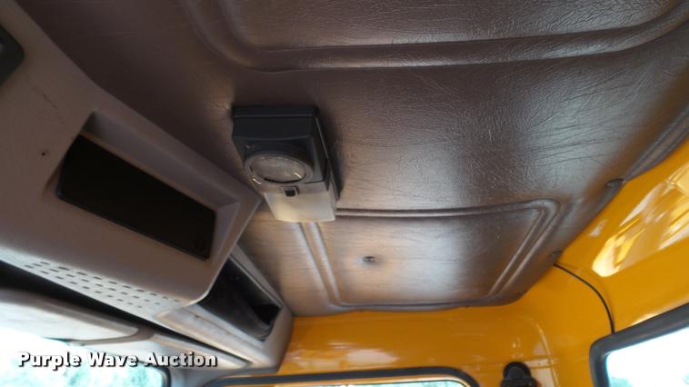 image for item DB9341 1998 International 2554 dump truck