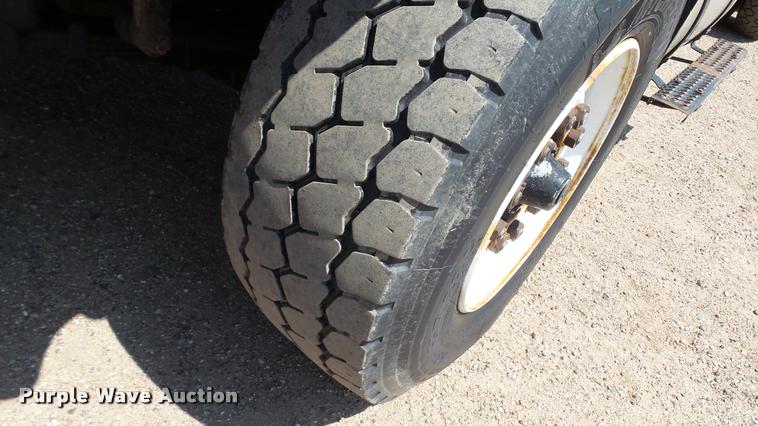 image for item DB9341 1998 International 2554 dump truck