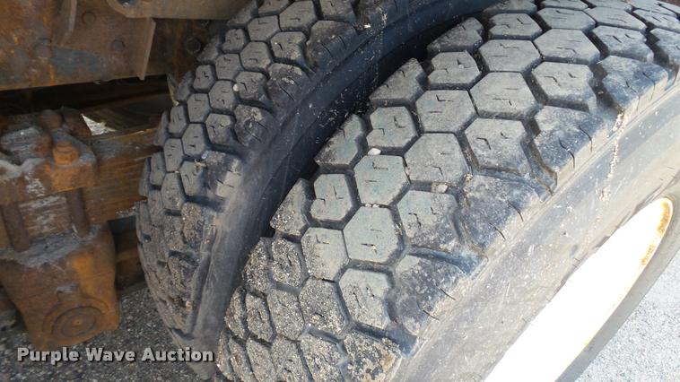 image for item DB9341 1998 International 2554 dump truck