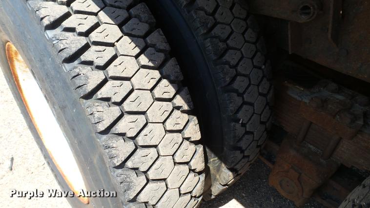 image for item DB9341 1998 International 2554 dump truck