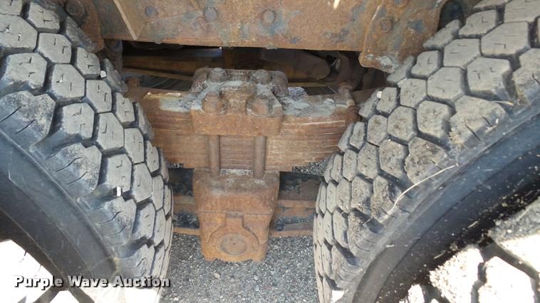image for item DB9341 1998 International 2554 dump truck