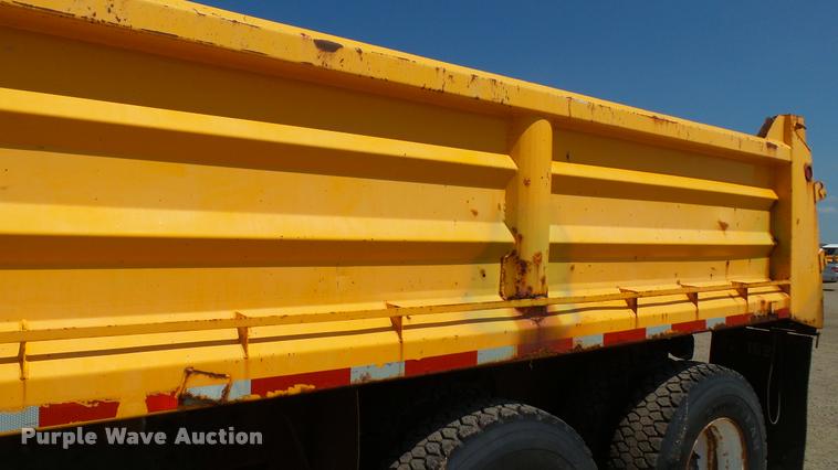 image for item DB9341 1998 International 2554 dump truck
