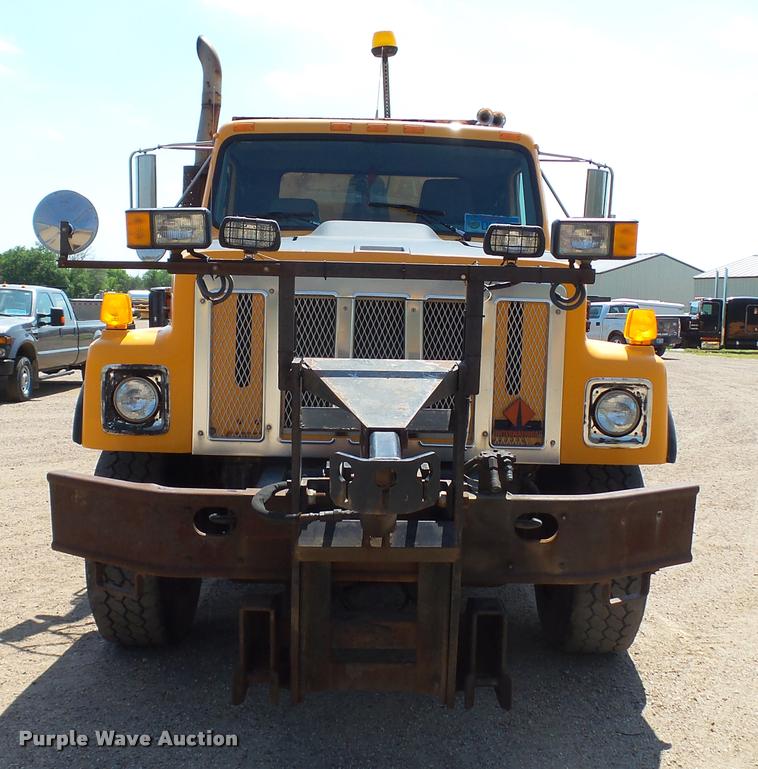 image for item DB9343 2001 International F2554 dump truck