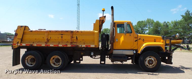 image for item DB9343 2001 International F2554 dump truck