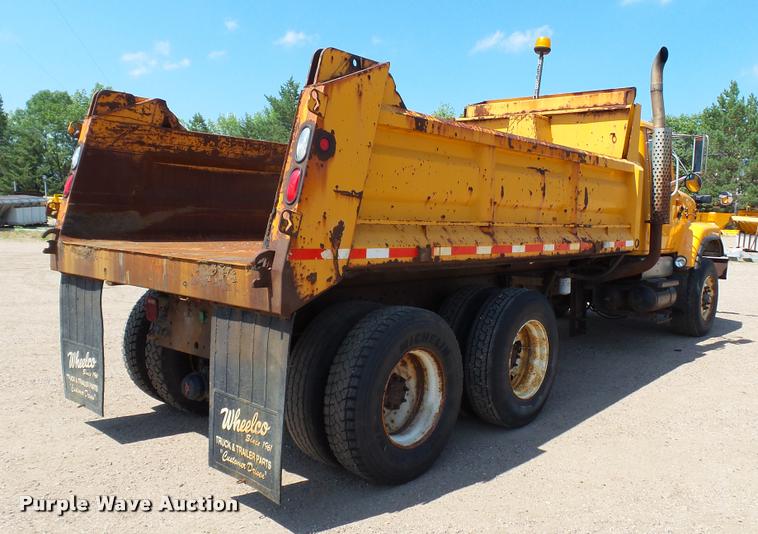 image for item DB9343 2001 International F2554 dump truck