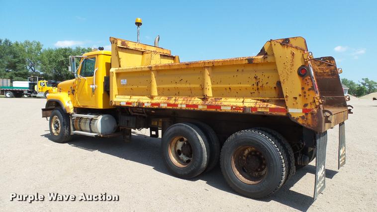 image for item DB9343 2001 International F2554 dump truck