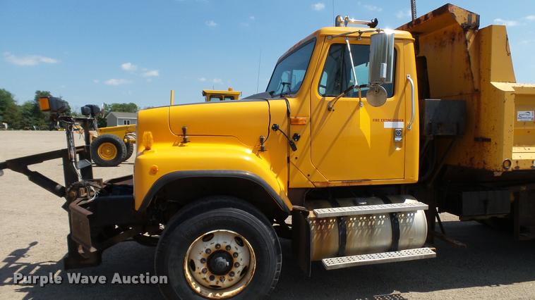 image for item DB9343 2001 International F2554 dump truck