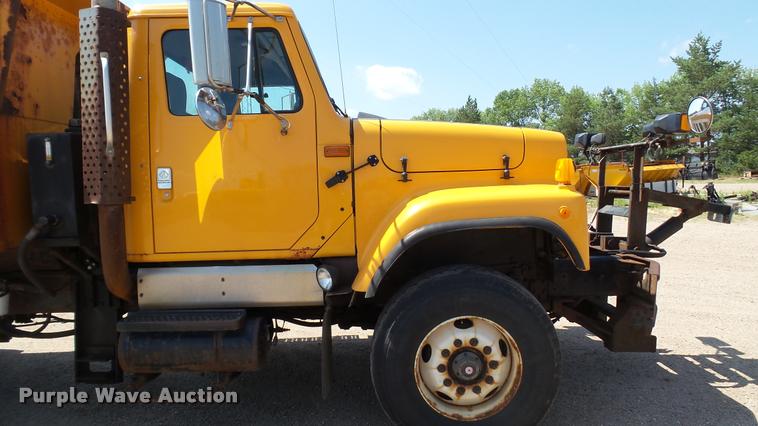 image for item DB9343 2001 International F2554 dump truck