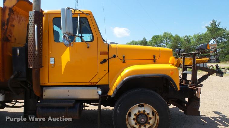 image for item DB9343 2001 International F2554 dump truck