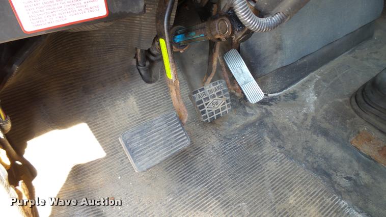 image for item DB9343 2001 International F2554 dump truck