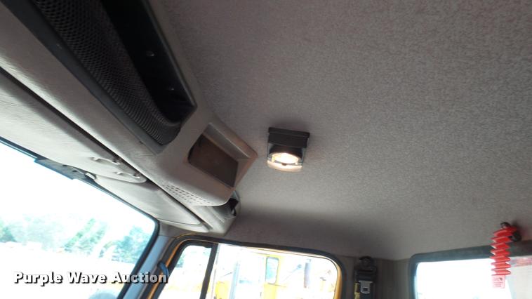 image for item DB9343 2001 International F2554 dump truck