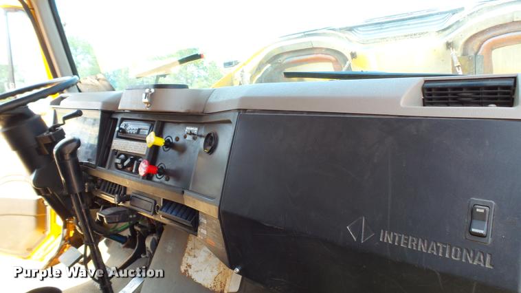 image for item DB9343 2001 International F2554 dump truck