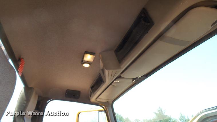 image for item DB9343 2001 International F2554 dump truck