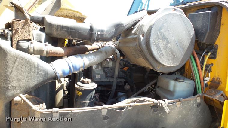 image for item DB9343 2001 International F2554 dump truck