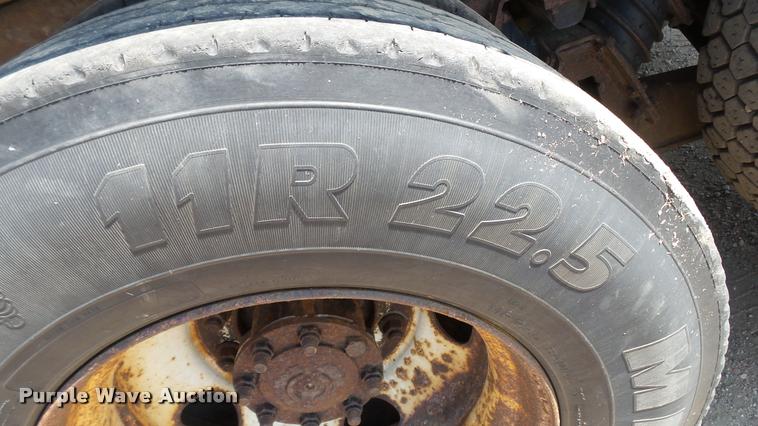 image for item DB9343 2001 International F2554 dump truck