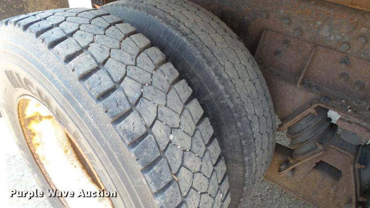 image for item DB9343 2001 International F2554 dump truck