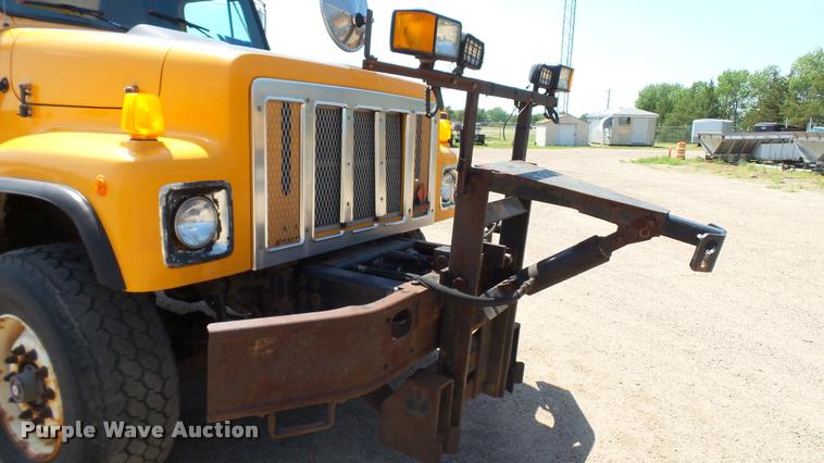 image for item DB9343 2001 International F2554 dump truck