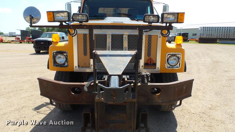 image for item DB9343 2001 International F2554 dump truck