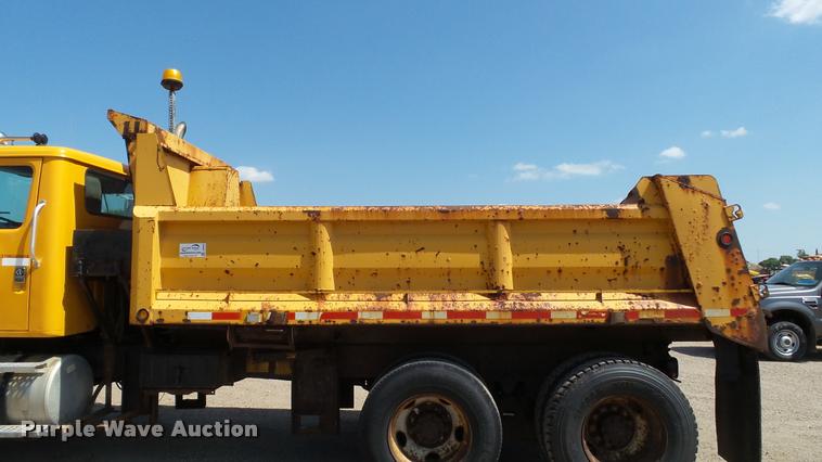 image for item DB9343 2001 International F2554 dump truck