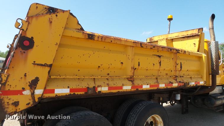 image for item DB9343 2001 International F2554 dump truck