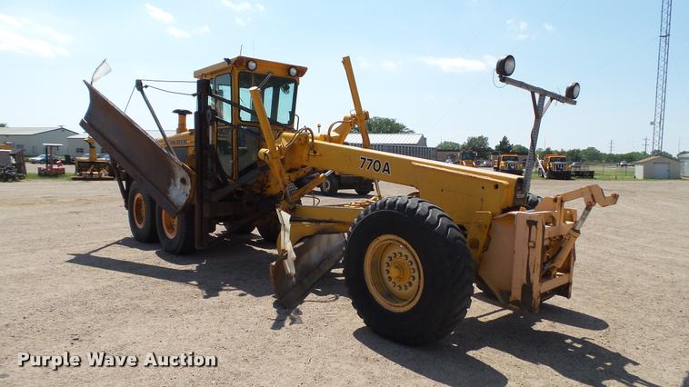 image for item DB9346 1984 John Deere 770A motor grader