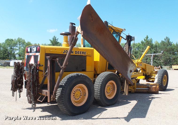 image for item DB9346 1984 John Deere 770A motor grader