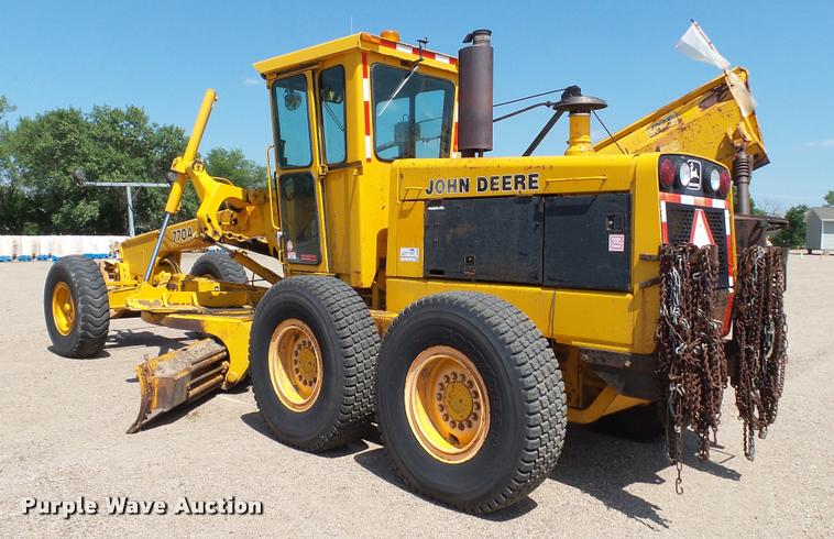 image for item DB9346 1984 John Deere 770A motor grader