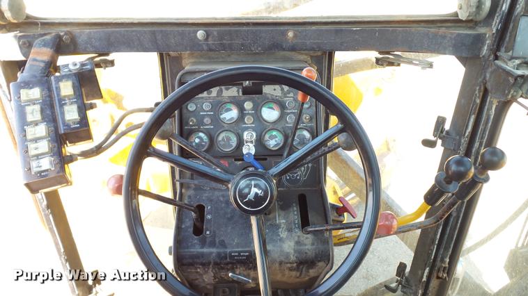 image for item DB9346 1984 John Deere 770A motor grader