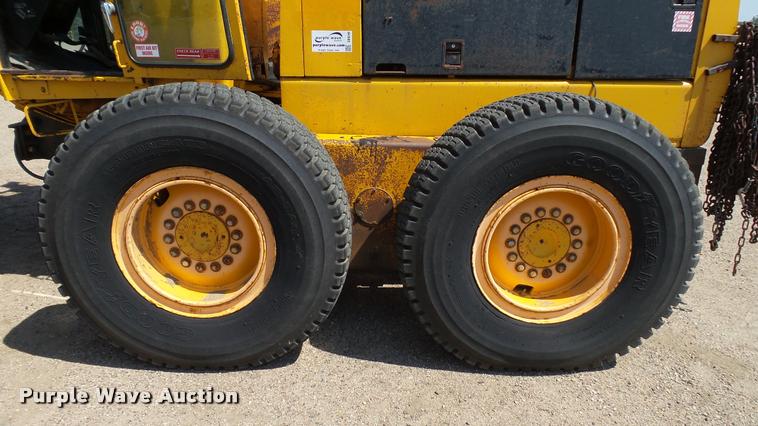 image for item DB9346 1984 John Deere 770A motor grader