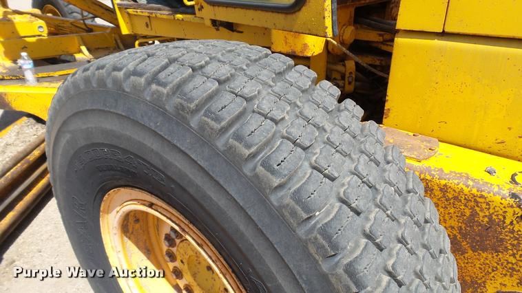 image for item DB9346 1984 John Deere 770A motor grader