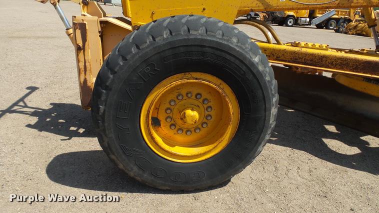 image for item DB9346 1984 John Deere 770A motor grader